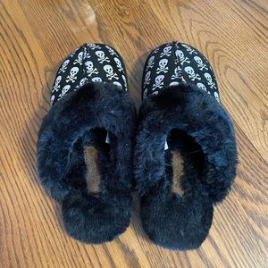 SoftMoc super fuzzy slippers